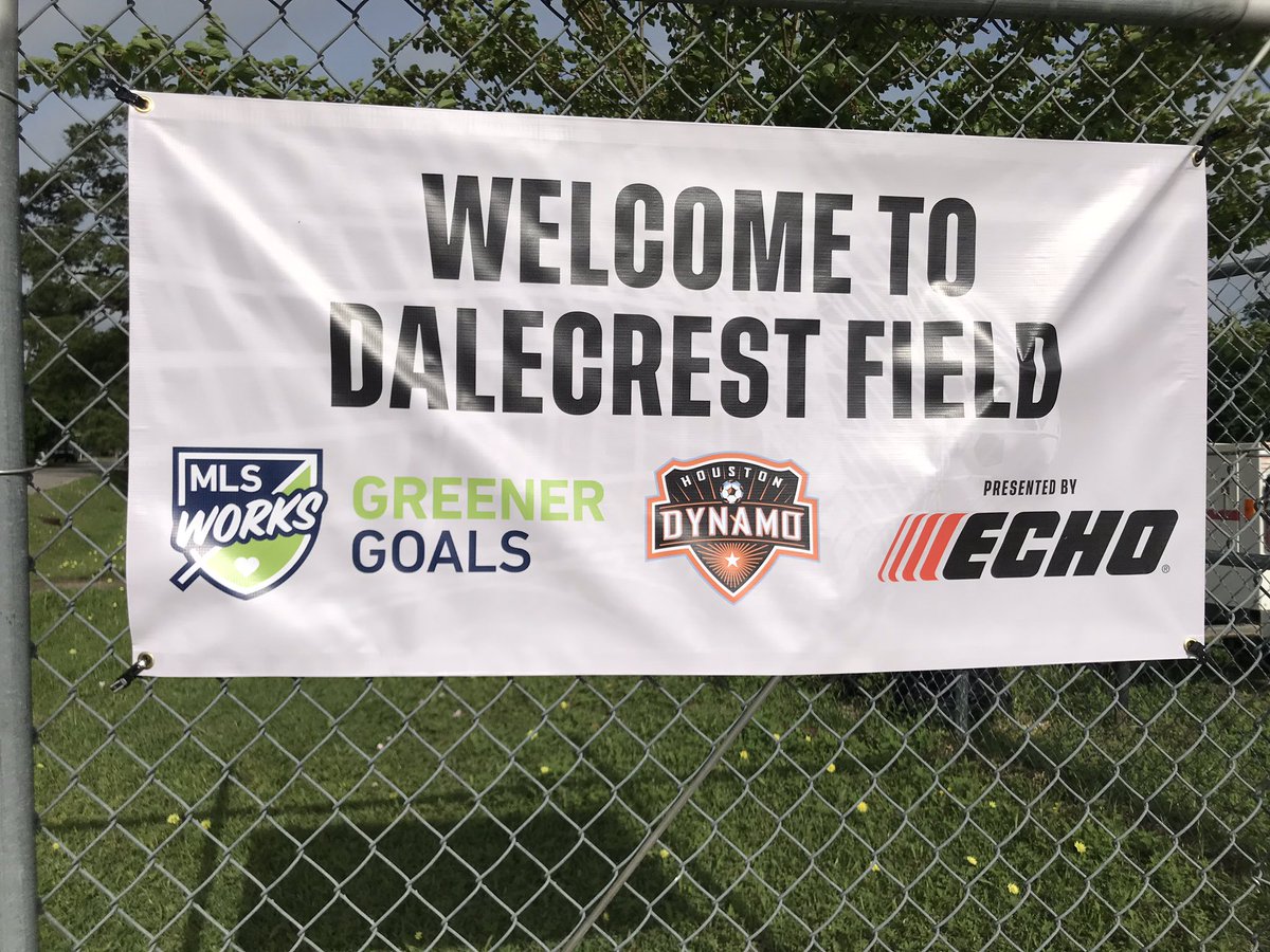 dynamocharities's tweet photo. Today we are out in #SpringBranch at the Dalecrest Soccer Fields for #GreenerGoals! Stay tuned for updates on how @HoustonDynamo staff and players beautify the fields! https://t.co/SX6qiVDrby