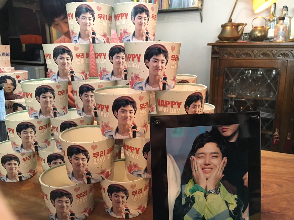 axyx_1315's tweet photo. 홍석 생일 축하해요🎂🎉

歌声も対応も甘くて優しいホンソク〜〜💕
たくさんの幸せに囲まれてたくさん笑ってたくさんの良いことだけ訪れますように！꽃길만 걷자🌸
#HappyHongseokDay
#HAPPY_BDAY_HONGSEOK https://t.co/6cmPscF9O1