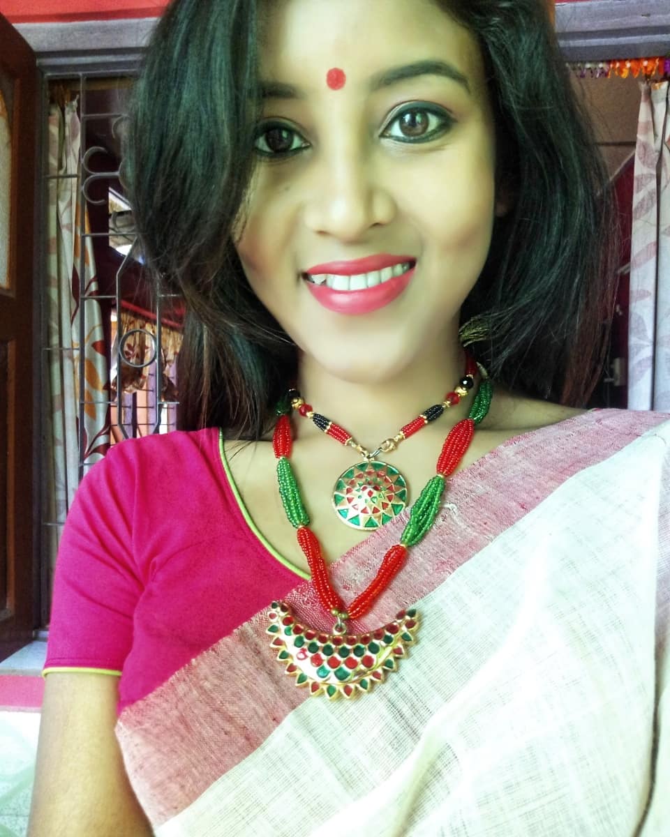 Bihu Vibe is still on.. Wearing #Mekhela_Chador ( Chador is handmade by my Maa) n traditional Assamese Jewellry. ..😍🌿🍀
.
.
#bohag #happy_me #tradition #culture #mekhalachador #traditionaljewellery #Spring #kopouphul🌸 #happybihu😃✌️ #peace😀 #assameseattire