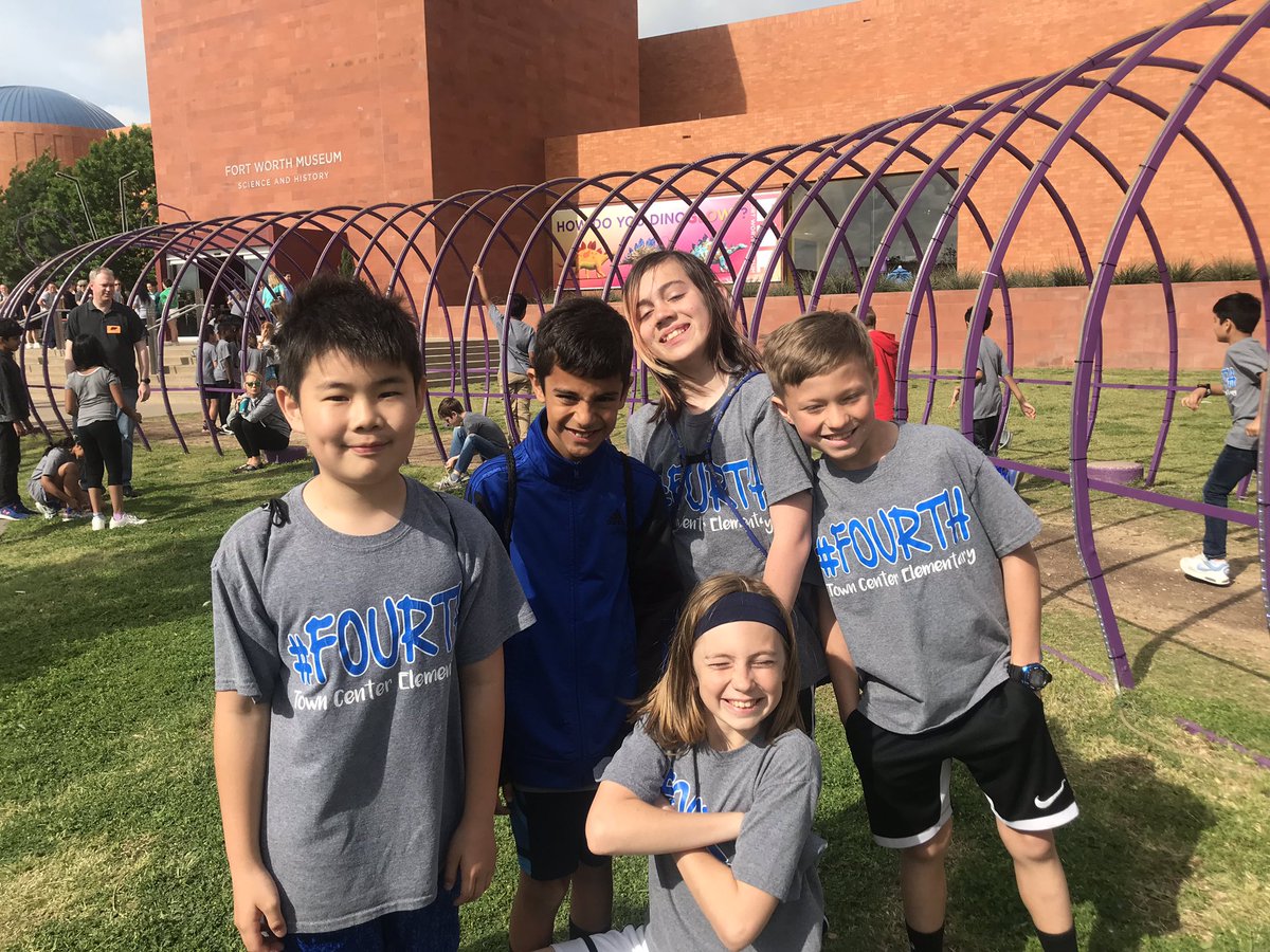 MissLimTCE's tweet photo. Arrived @fortworthmuseum! Ready to have lots of fun! #tce4th #bettertogether https://t.co/bHNxTKTxwC