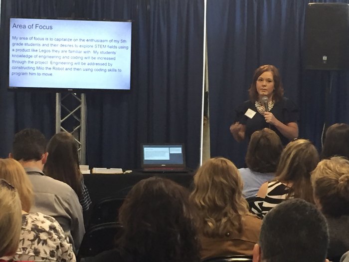 castle_wr's tweet image. Dr. Robin Hyden is presenting her 5th Grade Robotics project with regional educators at the @KVECFireSummit. 

We are so proud of you, Dr. Hyden! 

#TomcatTradition #OnceATomcat #AlwaysATomcat #ARI #KidsDeserveIt