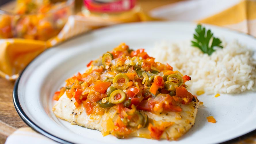 #FelizMartes #LoQueMeHaceFeliz #EnVacacionesSeAntoja #EnVacacionesDebes Comer Pescado a la Veracruzana recetascocinamexicana.com/pescado-a-la-v…