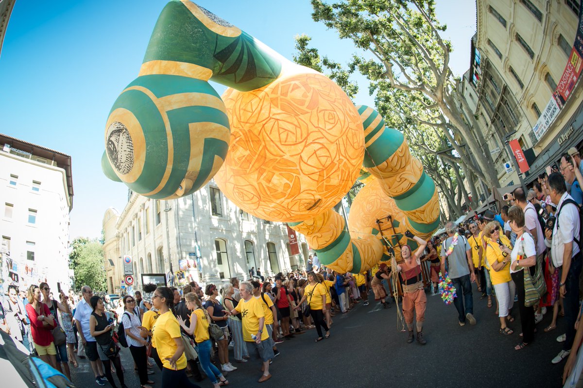 Quelques chiffres ! Depuis 1966 à l’initiative d’André Benedetto le #festival OFF transforme la ville d’#Avignon en un véritable foyer de #culture #débat #création. Du 6 au 29 juillet 2018 il a réuni 1538 spectacles dans 133 lieux #histoire riche +50 ans. #fondation <a href="/avignonleoff/">welovevrs</a>