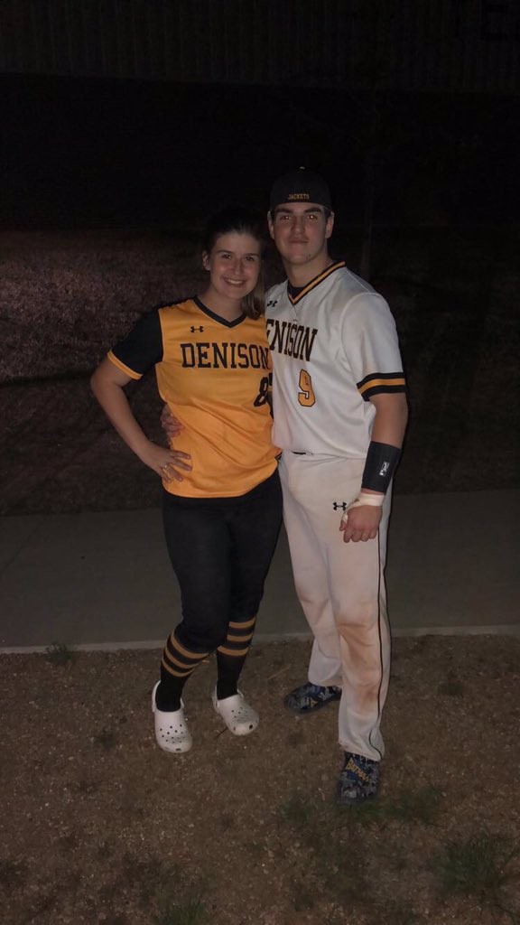 cearnhart12's tweet photo. Get you a girl that can do both 😍😍😍 https://t.co/nmVC0iJWDF