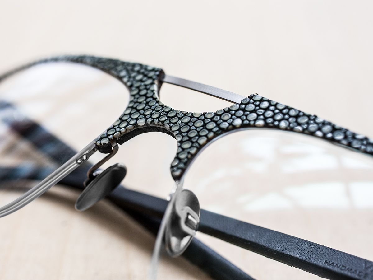 VIVARIUM / Get a glimpse of the magnificent texture of stingray leather.