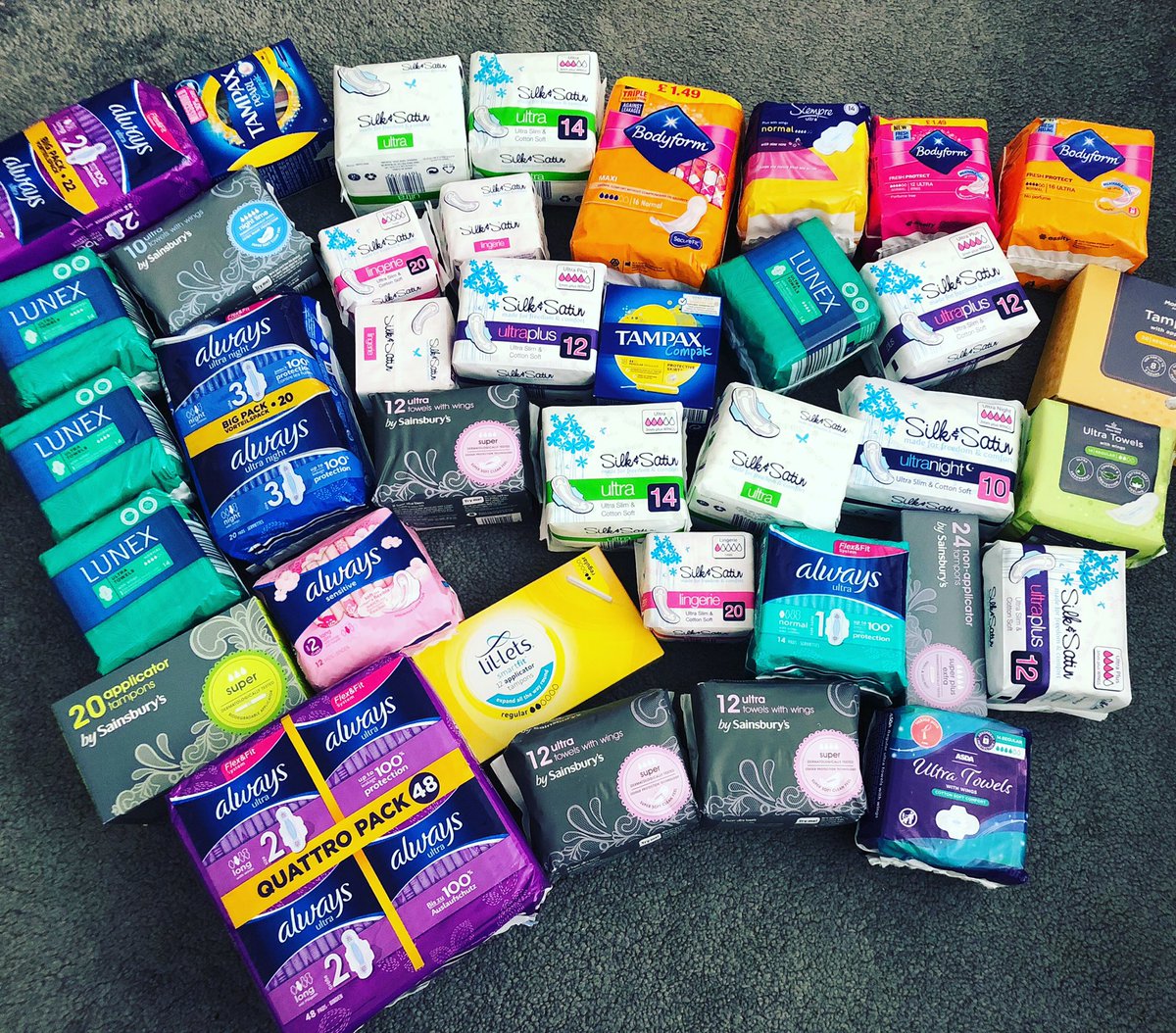 RedBoxWakefield's tweet image. Thank you to the ladies at HMRC, Leeds for their very generous donation, dropped off at our donation point at Morrisons in the Ridings Centre. We cannot thank you enough for your support! ❤️ #theredboxproject #wakefieldsouth #wakefield #endperiodpoverty
