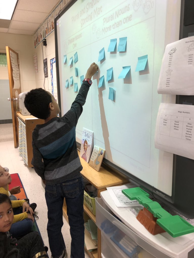 MehargJen's tweet photo. Working with partners to find singular and plural nouns on a word hunt! @FallingCreekES https://t.co/bLXkGDtHbm