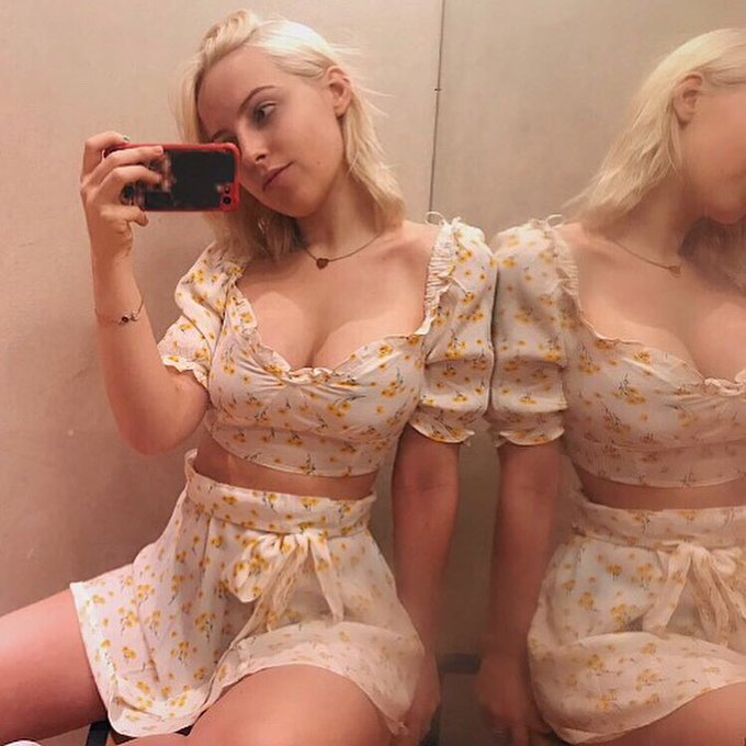 Pretty outfit https://t.co/e6ND3KoyQ2