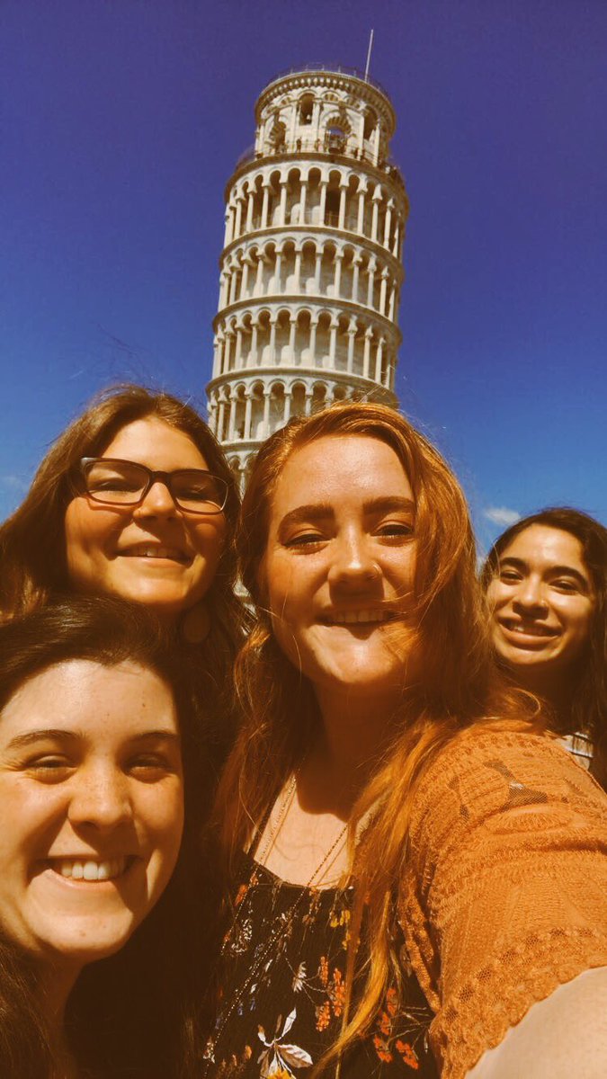 xxcaleigh_'s tweet photo. touristy https://t.co/yJEjDdINMN