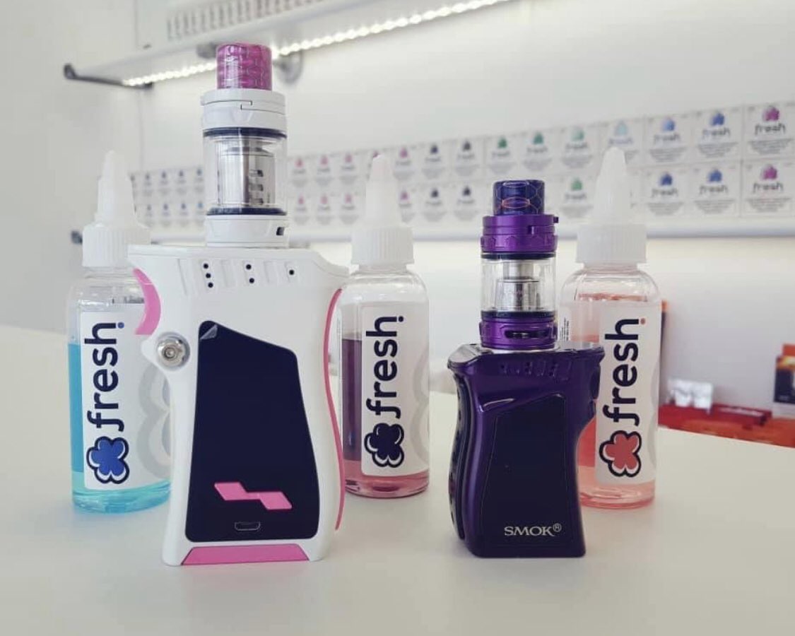freshecig's tweet photo. Here’s our opening hours for  Easter 🐣 people 🕰  we’re ready, fully stocked and have some chocolate for you on Sunday 😁

If you can’t get to us for any reason please use the website at https://t.co/x816Bw7ljd

Team Fresh 💙

#eliquid #vape #leeds #bradford https://t.co/p004EWyd6s