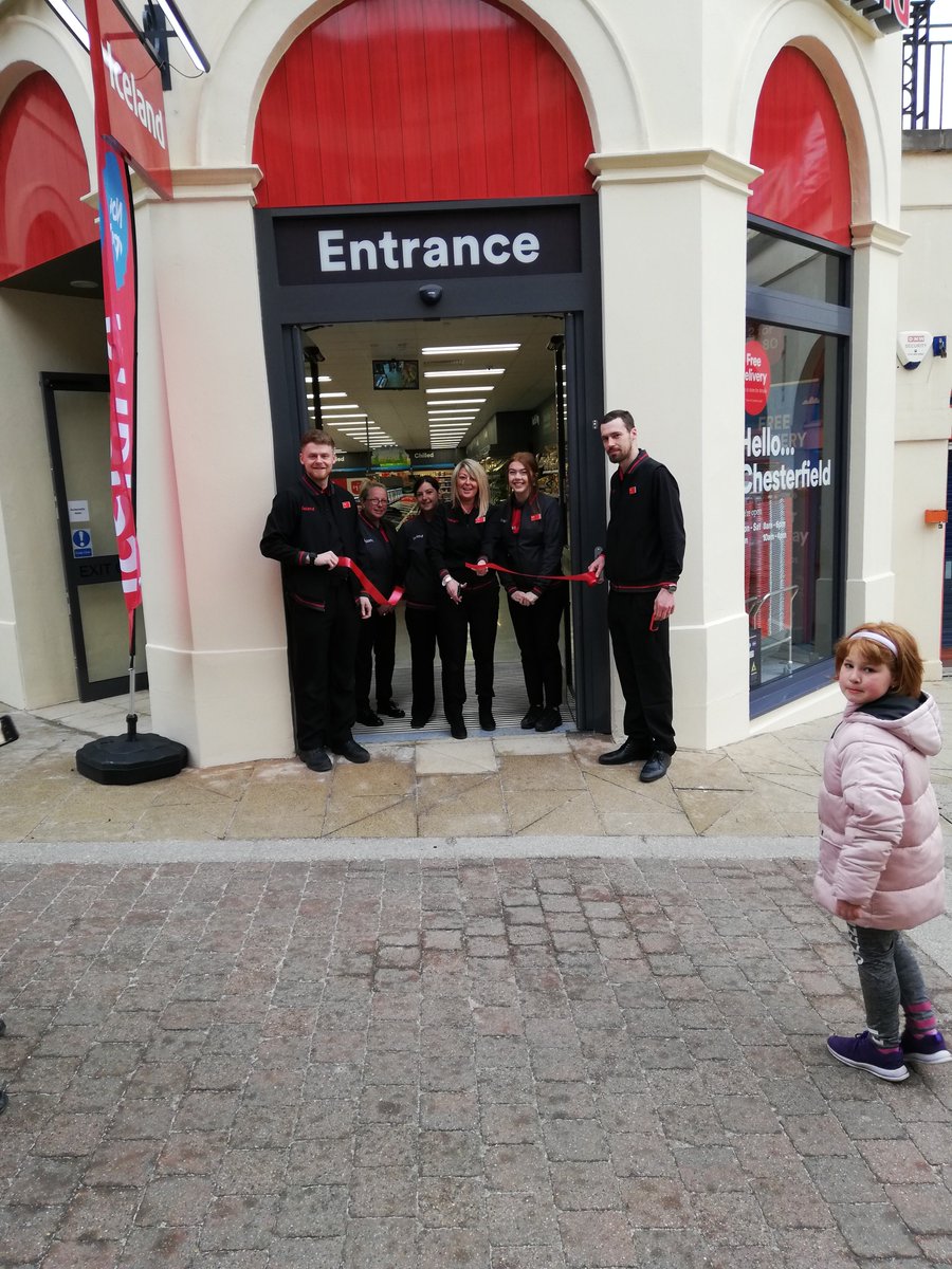 SpireRadioChes's tweet image. Head over to our Facebook page from 6pm for your chance to win with the new @IcelandFoods store on @VicarLane. They opened today and Jordan from #TheChartShow went down this morning to see the new store.