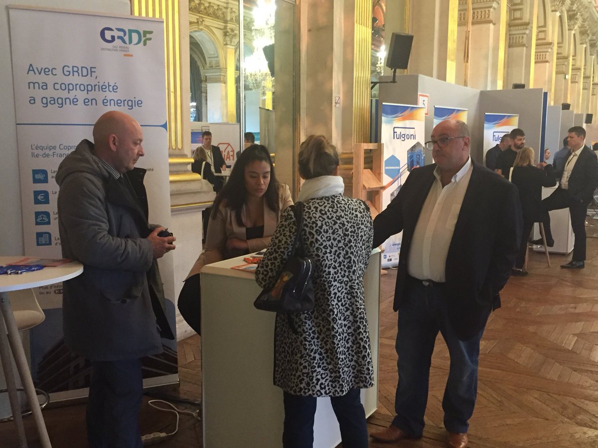 d_peyrat's tweet photo. @AparisClimat @La_CPCU @GRDF #adieuaufioul Les conseillers de @GRDF vous accueillent au stand 4 sur le #ForumCopro pour raccorder votre immeuble au réseau de gaz et accéder à une énergie économique et moins polluante. 
Vous pourrez aussi bénéficier d’une Énergie Renouvelable grâce au #GazVert https://t.co/HdTpnHD8WT