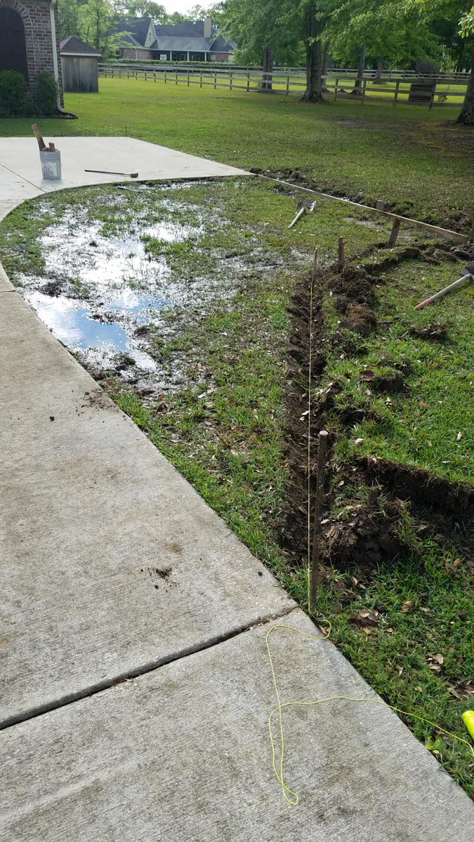llc_marco's tweet photo. Customer recently purchased their house, but they were not happy with the small driveway that came with it... That's where we stepped in and fixed them up with a driveway add-on! 

https://t.co/keLwoMsHk4 https://t.co/YZKWBLS5jn
