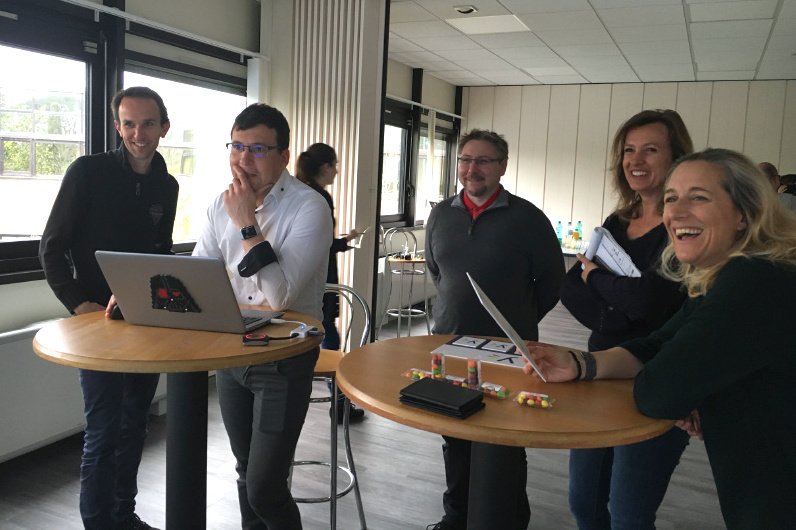ITCaisseEpargne's tweet photo. Clap de fin pour la #StationDigitale🚀

Des stands ont été mis en place sur nos sites où nos #BusinessTechnologistes ont pu (re)découvrir les nouveautés digitales de l'entreprise 🙌🏼

Au programme : #innovations imaginées par notre Lab, jeu autour de notre réseau social #Yammer... https://t.co/rj6zWybsiK