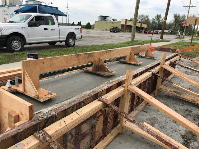 VisionTulsa's tweet photo. Construction continues on the Aero BRT (Bus Rapid Transit). Learn more about this project on the @TulsaTransit AeroBRT webpage at https://t.co/ka5MBklEIn https://t.co/FqDR0WclxV