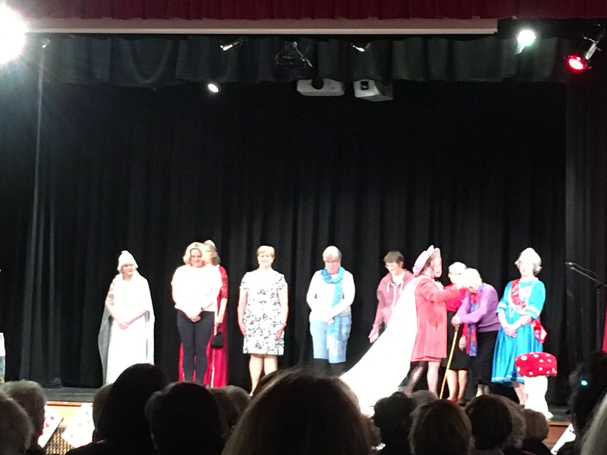 PembrokeshireWI's tweet photo. Thank you @NFWIWales &amp; @fed_wi for putting on such a great 95th Annual Wales Conference &amp; pre-conference entertainment👍 &amp; to all the fantastic presenters-Melissa Green @WomensInstitute, @HelenhowsonBC, @BenWilliamsWN,@elainetheak,Julie Lydon @UniSouthWales &amp; @katehumble https://t.co/KgsfoEavhT