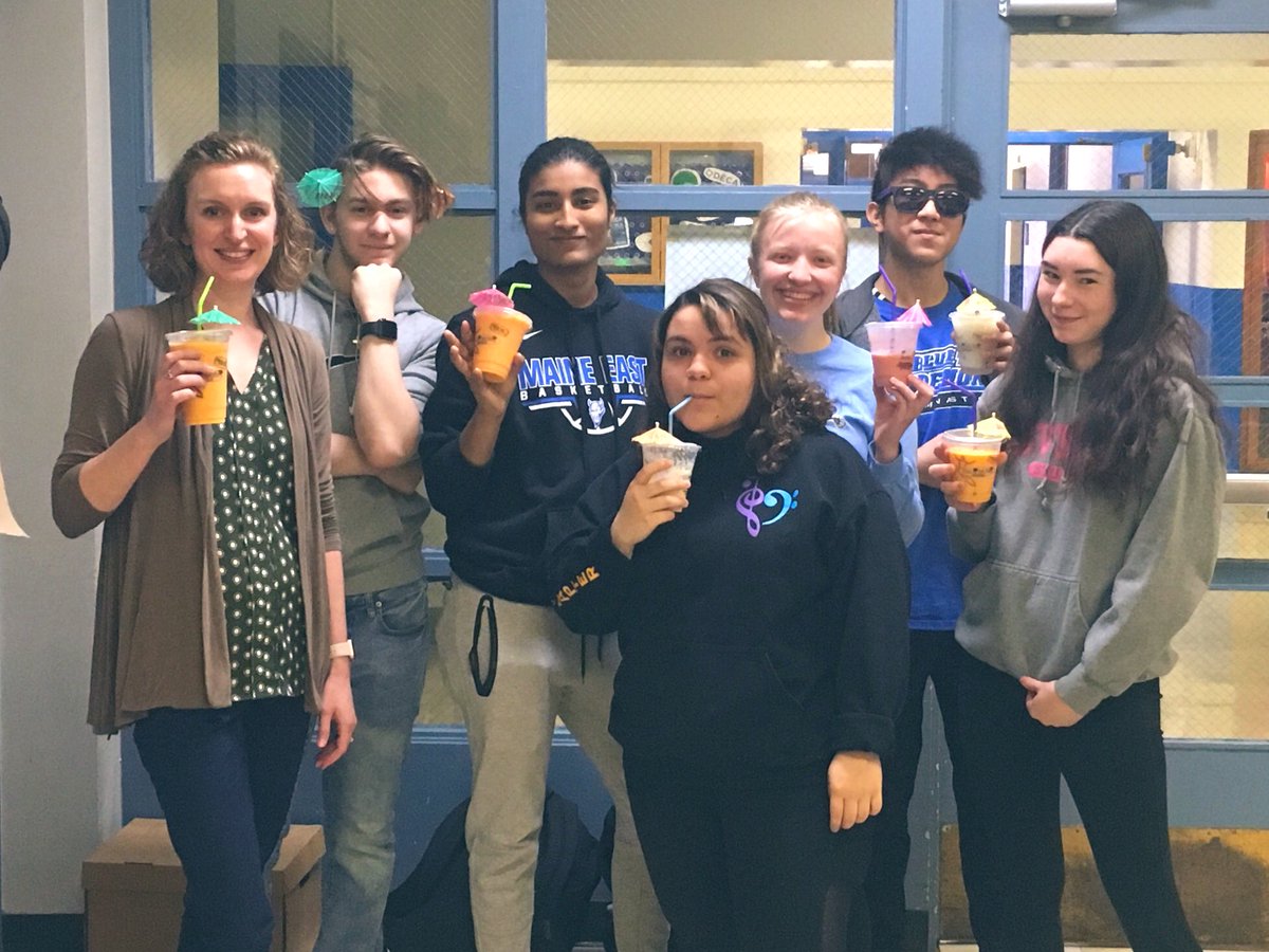 pdsholt's tweet photo. Get in the island mood like the percussion class:  It’s Smoothie Day!!! Come to support your @MEFineArts Tri-M Chapter today in the cafe! #littleumbrellas #supportnewmusic https://t.co/aiZVTej2TV
