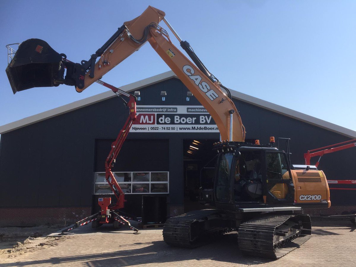 schmidtbouwmach's tweet photo. Na vele #Case #minigravers hebben wij bij een zeer tevreden #Machineverhuur M.J. de #Boer BV nu ook een dikke #CASE Construction #Equipment #CX210D af mogen leveren.
Wij wensen hen veel #succes in het grote werk! #caseconstruction #krachtpatser https://t.co/zW6JVLVLAi