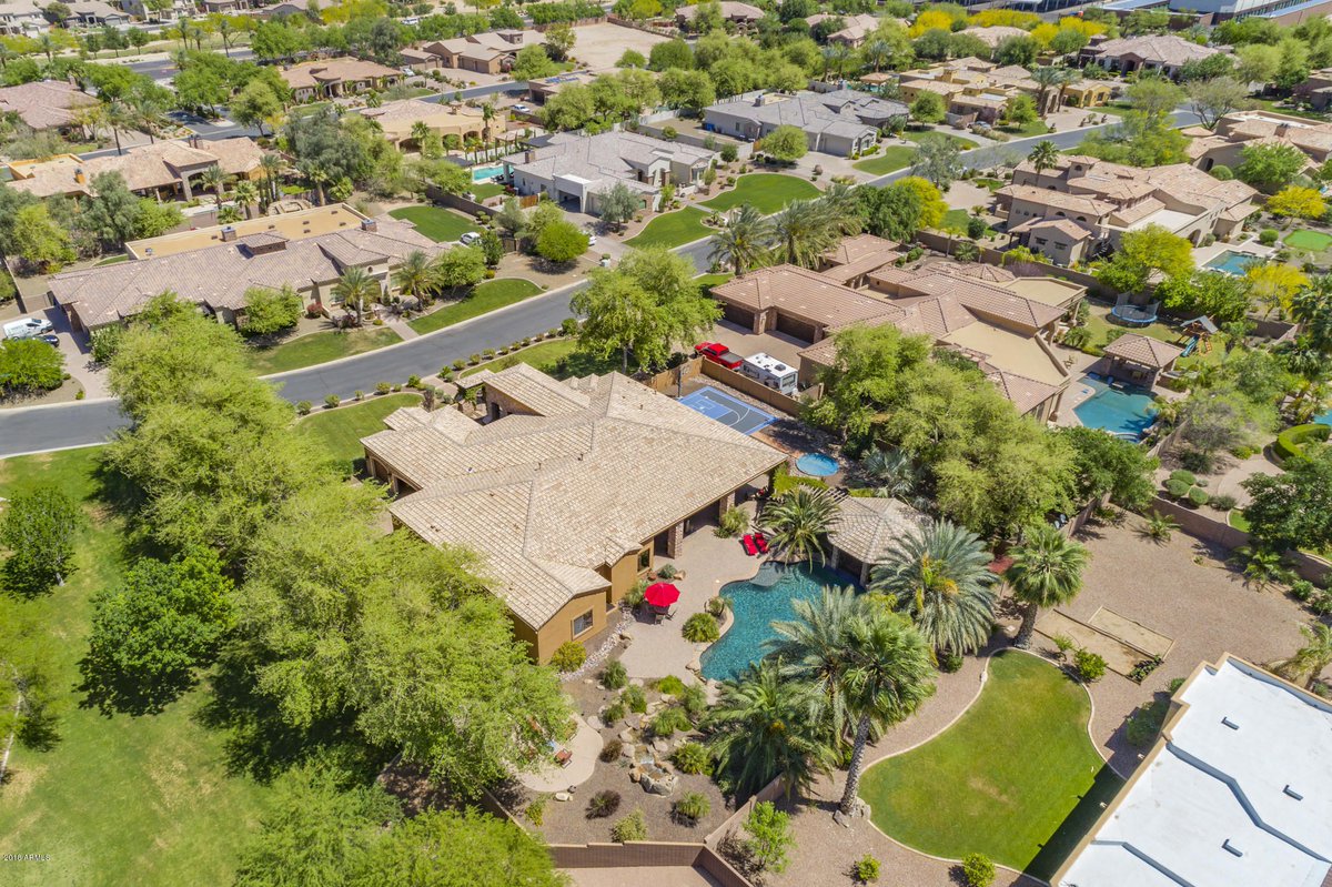 What does 2 million dollars get you in Gilbert? If you find a home you love and want to know more about, please let me know!
Call/Text Tina  ☎️  480.242.3079
#GilbertRealEstate #MillionDollar Homes

ow.ly/Op2W50qdysB
