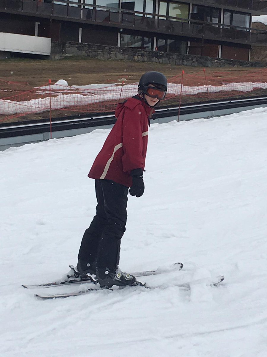 bas_sport's tweet photo. Beginner group getting higher into the mountains this afternoon, and finishing with some fun backward skiing ⛷️ #lesmenuires #skitrip2019 #battleabbeyschool https://t.co/uX2t7Lhp1B
