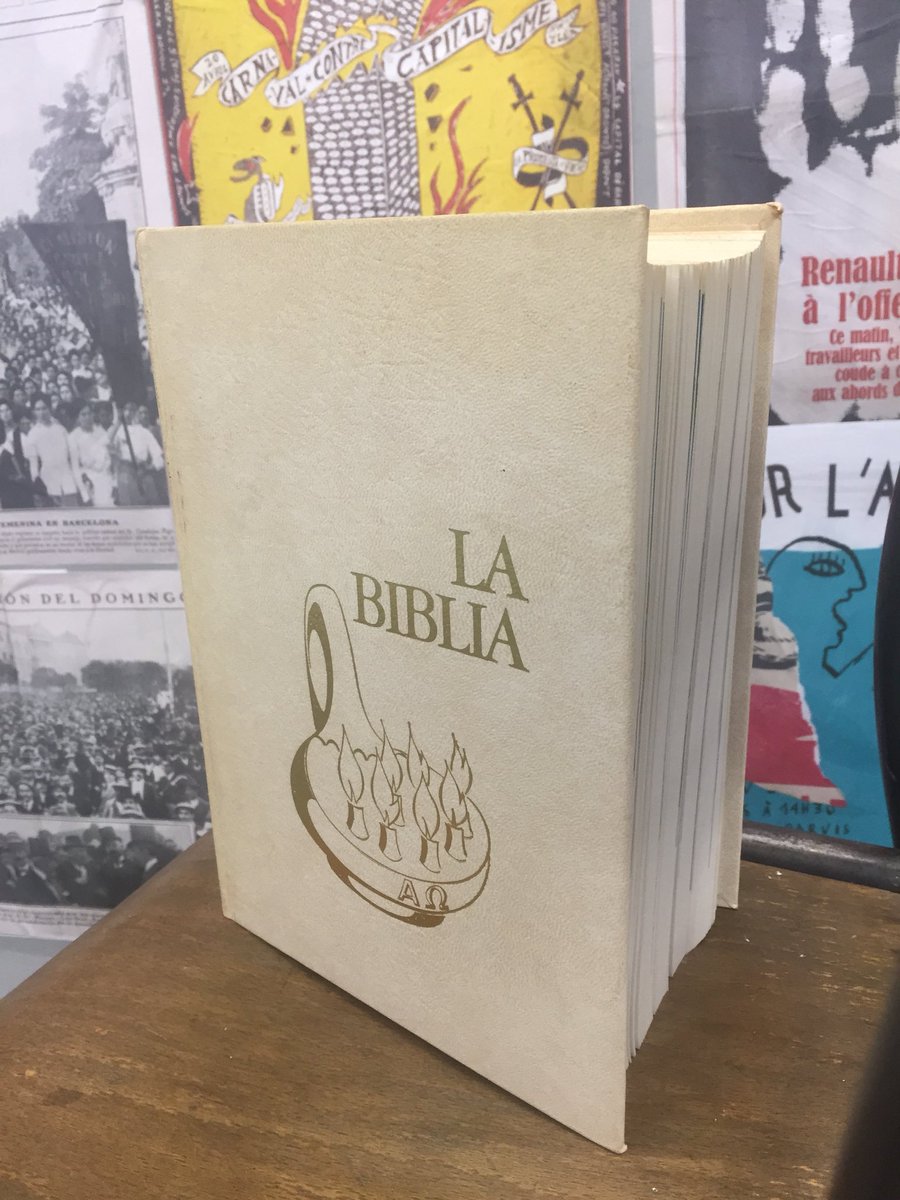 Mecanicphoto's tweet photo. Fem festa per Setmana Santa gràcies a una història de desobediència civil encarnada per Jesús de Natzaret. "Desobediències:Una Caixa d'Eines" serà a Mecànic fins el 25/5 @Marigabicb @TanitPlana @telmallos @riembauet @itramselas Felipe Abreu @ActionGentrific @EstrellaDammCat https://t.co/iwp7uPUfrd