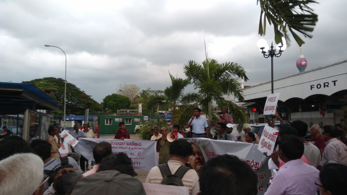 leo_shane's tweet photo. Today's demonstration to protest illegal arrest of Julian Assange and request in freedom. organised by Socialist equality Party @WSWSMedia in Colombo, Sri Lanka #FreeAssange https://t.co/sWdg29JUS7