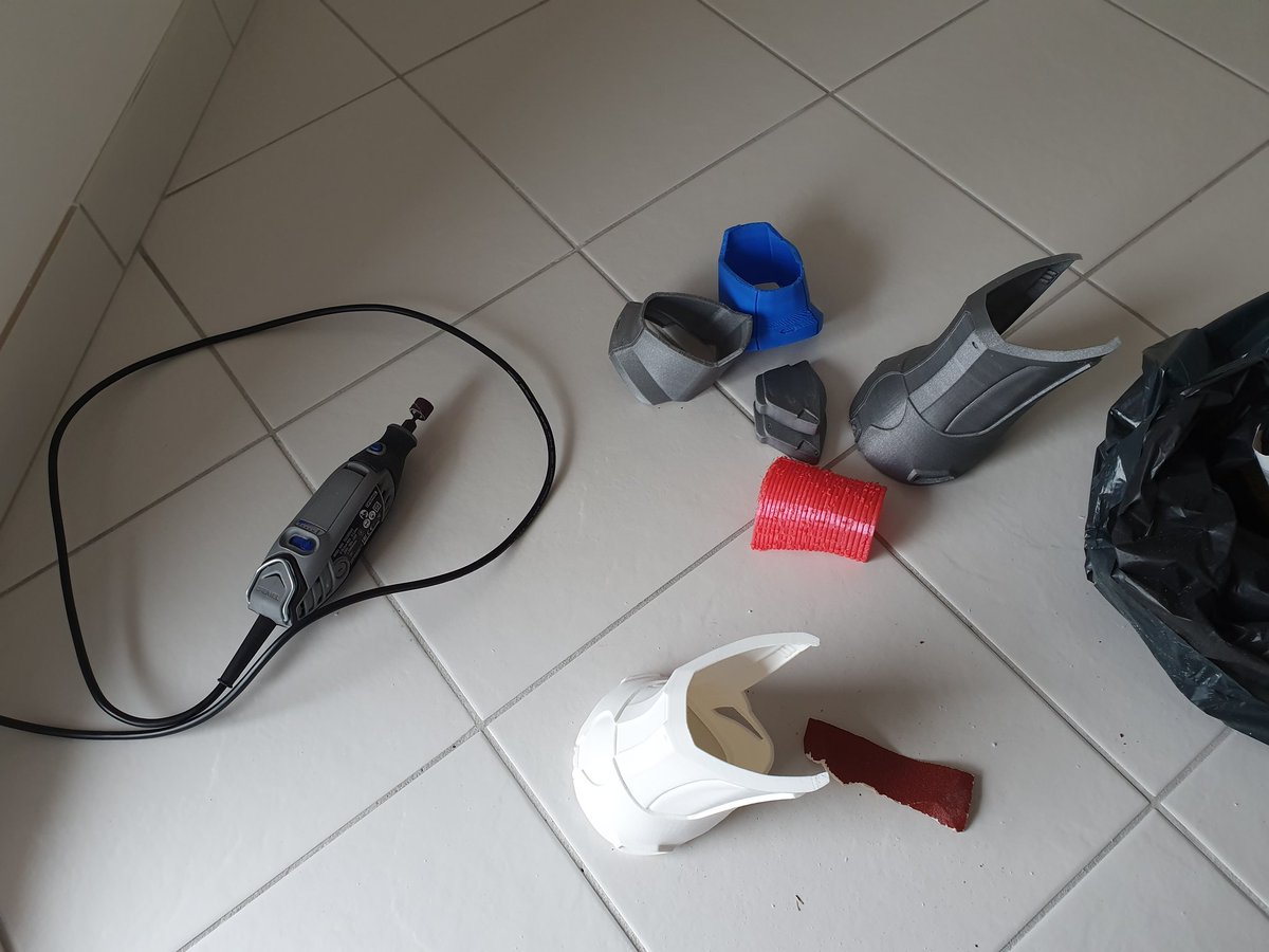 Sumaru97Cindy's tweet photo. Working on new #Quake arms ! #AgentsofSHIELD @chloebennet #Cosplay #3Dprinting #AgentsofSHIELDcosplay https://t.co/Y6ZBw7TEd0