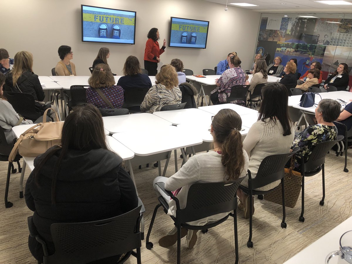 LuisSimonTWITT's tweet photo. Today, as part of @the_IDB #VisitorsProgram we received a wonderful group of #Art and #Technology teachers from #Maryland @aacps_ib #MyIDBvisit https://t.co/1P5CV7mcjA