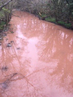 EnvAgencyNW's tweet photo. The discolouration of the #RiverMint between #Mealbank &amp; #Kendal results from silt in the river &amp; although no more should be produced, it will take some time for the existing patch of pollution to pass downstream. We respond to pollution incidents 24/7 to  protect water quality https://t.co/Cp4H3ZX6ul
