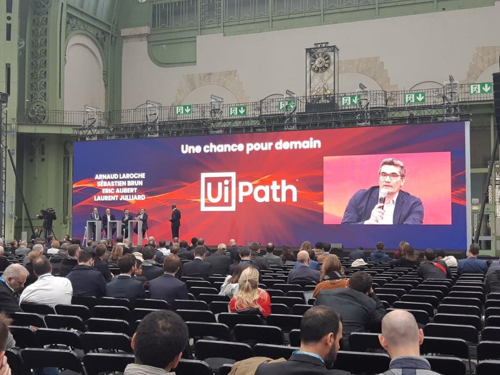 EY France (@eyfrance) on Twitter photo « Aujourd'hui, on peut utiliser l'intelligence artificielle pour aider les humains dans ses décisions », <a href="/laroche_arnaud/">Arnaud Laroche</a>, associé EY Consulting, participe à une table ronde exceptionnelle à #UiPathTogether au <a href="/GrandPalaisRmn/">Le Grand Palais</a> sur le thème de la #RPA et de l’#IA ! « Aujourd'hui, on peut utiliser l'intelligence artificielle pour aider les humains dans ses décisions », <a href="/laroche_arnaud/">Arnaud Laroche</a>, associé EY Consulting, participe à une table ronde exceptionnelle à #UiPathTogether au <a href="/GrandPalaisRmn/">Le Grand Palais</a> sur le thème de la #RPA et de l’#IA !