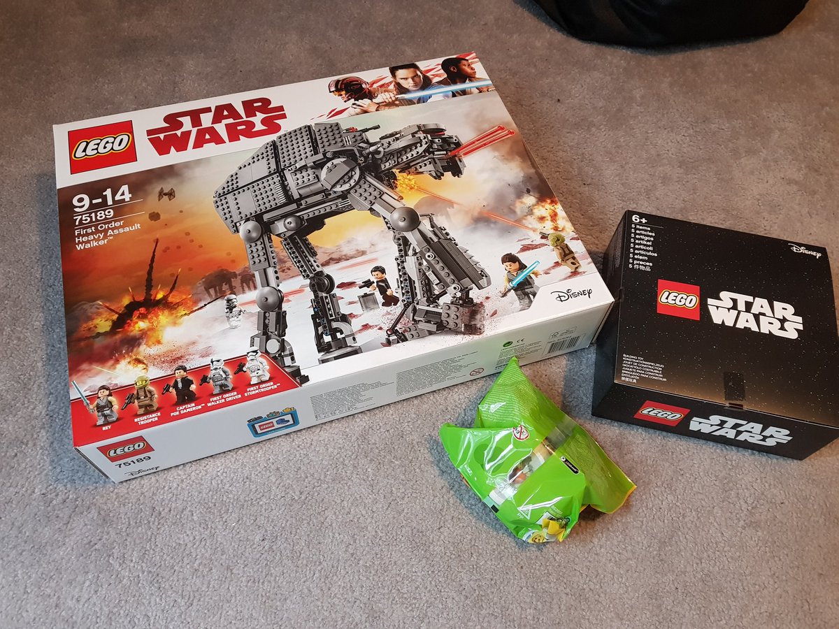 GeorgeAlanSears's tweet photo. Oops. #LEGOStarWars https://t.co/cJjfP8BCw4