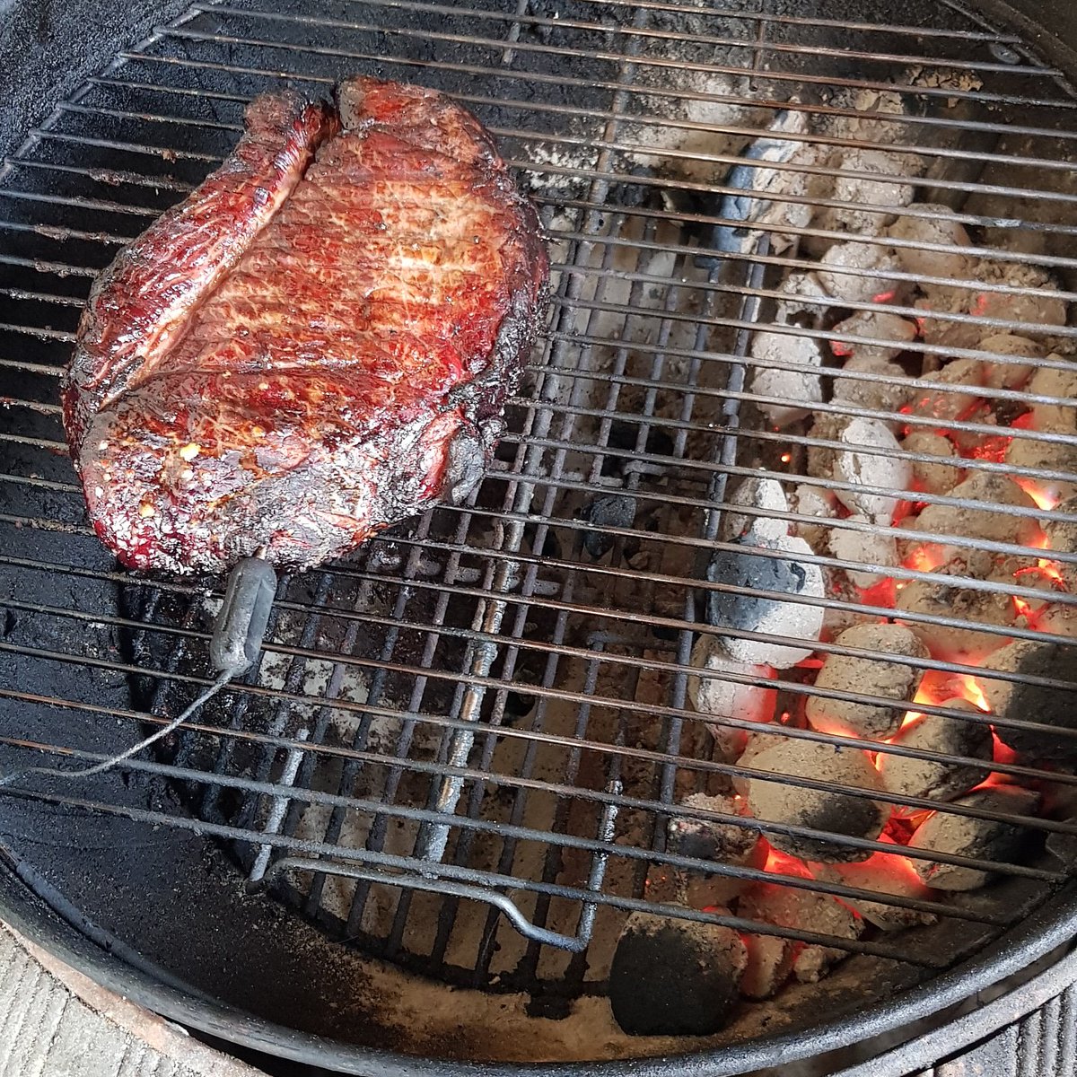 TheBarbequeChef's tweet photo. Nice slab of #Beef marinaded in Soy sauce, Ginger and Garlic. #bbq #foodporn https://t.co/NsENAabvfG