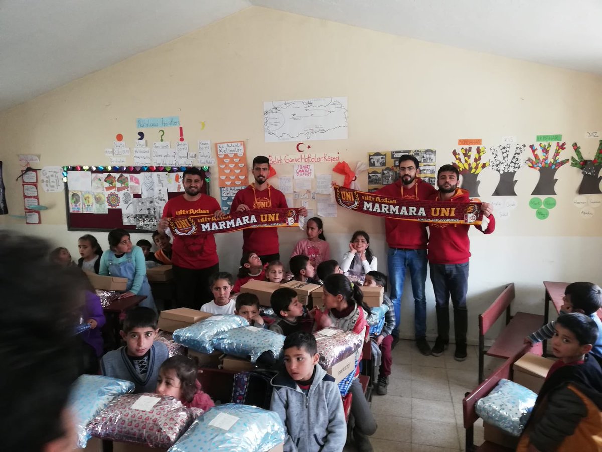 ultrAslan UNI kalpleri ısıtmaya devam ediyor! Her geçen gün ülkenin dört bir yanında artarak devam eden sosyal sorumluluk projelerimizde yeni durağımız Van! Van’da yaşayan kardeşlerimize giyecek yardımında bulunduk! #ultrAslanUNI