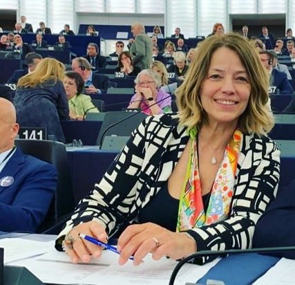 ecrgroup's tweet image. 🚨 👍 Thrilled to announce @EGardini has joined our growing #ECR family. 77 MEPs from 19 Member States. / Siamo lieti di accogliere @EGardini nella nostra famiglia #ECR. La delegazione 🇮🇹 cresce con forza, insieme al resto del gruppo che ora conta 77 MEPs da 19 Stati Membri.