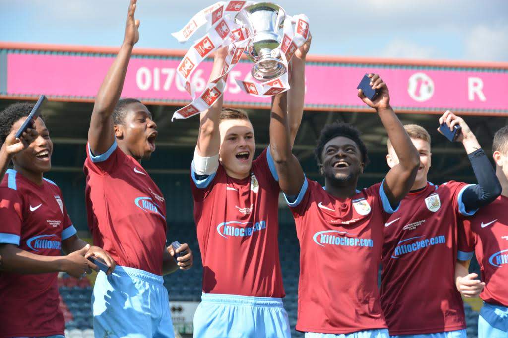 ICYMI: For the first time in 75 years, Manchester FA are the FA County Youth Cup winners, after beating Norfolk FA in the final at <a href="/officiallydale/">Rochdale AFC</a> 🙌

READ: the-fa.com/MFAfacyc