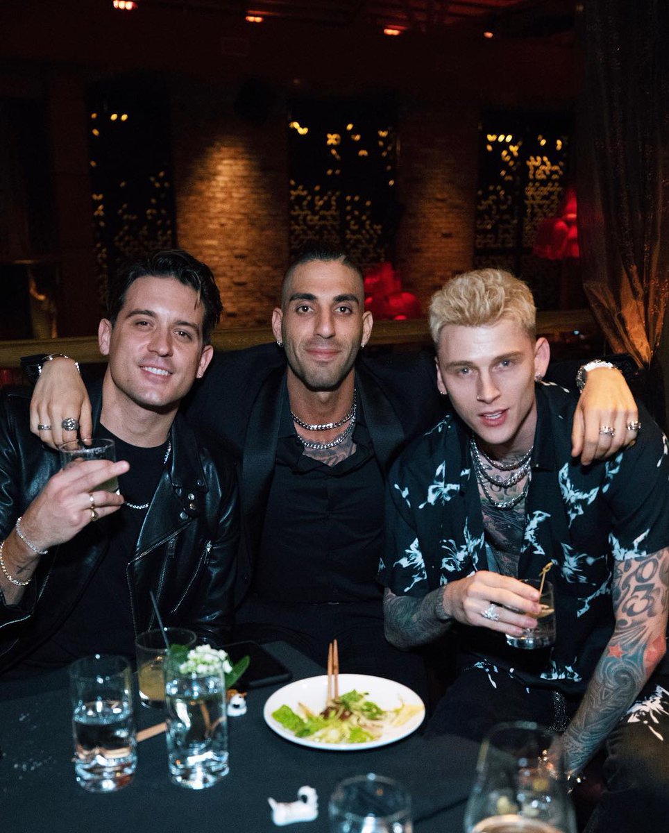 archivegerald's tweet image. they are best friends or couple. I have no proof but I don't doubt