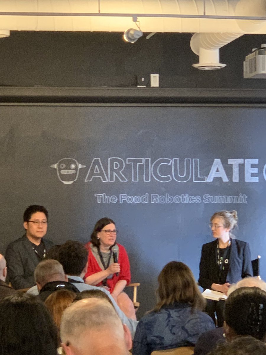 Good morning from #ArticulATE in SF!  <a href="/DishcraftRobot/">Dishcraft Robotics</a> and <a href="/bearrobotics/">Bear Robotics</a> CEO’s talking about Restaurant Robots!!