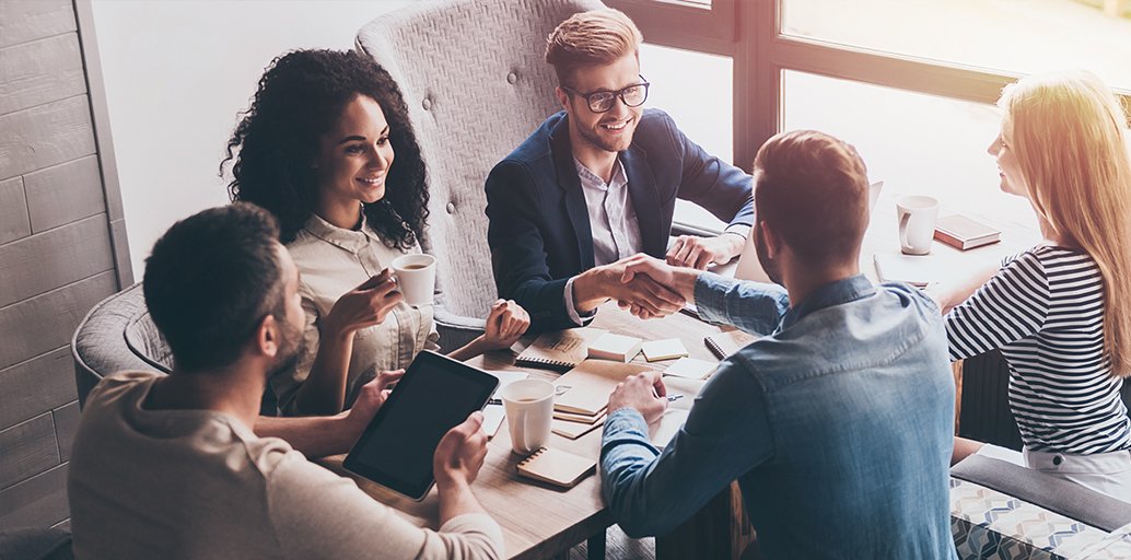 HRMcLeanCo's tweet photo. Trust drives engagement through employee empowerment, but sometimes leaders are reluctant to trust their employees. Our latest research talks about building trust to drive engagement &amp; results! Click to view &amp; contact us to set up an Analyst call: https://t.co/NOzjytOjjK https://t.co/LMrucq61tu
