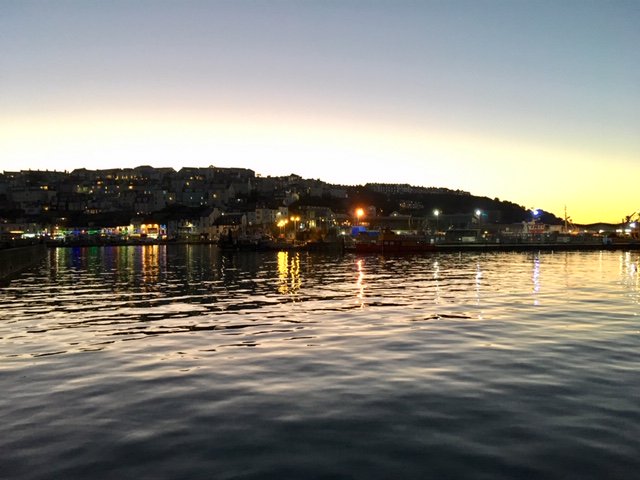 For a lovely evening out, exploring Dartmouth's nearby chocolate box towns and villages, head to the picture-perfect postcard town of Brixham. Famous for it's bustling fishing ports, this traditional fisherman's town is a hidden treasure trove for mouth-watering seafood.