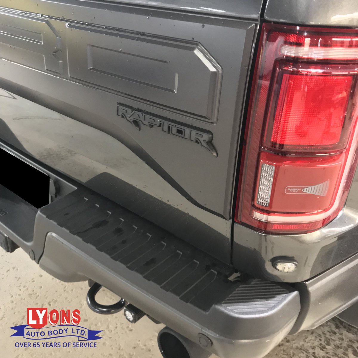 LyonsAutoBodyLt's tweet photo. Came into work to find one of the Raptors here and not playing basketball
@navbhatiasuperfan

#ford #raptor #raptors #fordtrtucks #offroad #nba #thesix #six #bestbodyshop
#basf #3m #insuaga #supertruck #badass https://t.co/Q36DZOToFJ