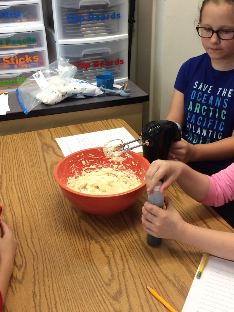 KightAmanda's tweet photo. We are making Butter Cream frosting and lemonade! What better way to incorporate measurement and sequencing? #CurrituckK12 https://t.co/FfvixObvZ6
