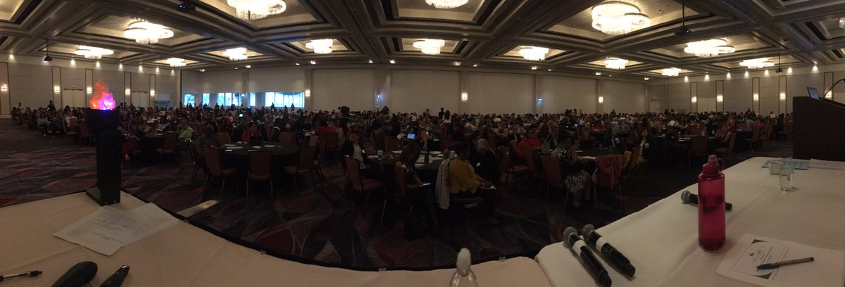 This is what 800 #chws and CHW allies looks like.  Honored to be able to see this site from my seat on the Tuesday morning plenary session at #unityconference2019 <a href="/KCCAREHealth/">KC CARE Health Center</a>
