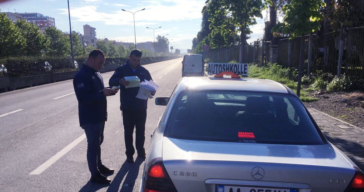 TaskForca's tweet photo. 📌Sot në terminalin e Durrësit🛃Task-Forcë konstatoi në shkelje ligjore 9 Subjekte.🛂TF si rregullator i konkurencës së pandershme,⚠️ për Linjat e Transportit të Udhëtarve,🚌 fton operatorët në bashkëpunim🤝, për rritjen e standarteve cilësore të shërbimit.👨‍👩‍👧‍👦
#MIE#TASKFORCË🇦🇱 https://t.co/OprN4aTIbU