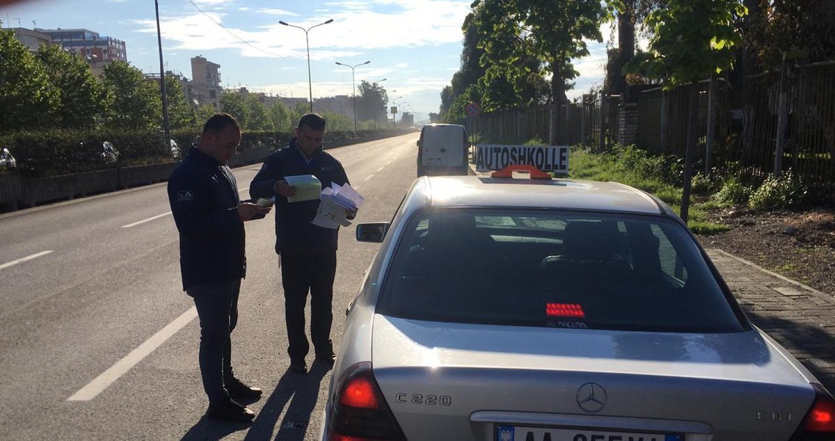 TaskForca's tweet photo. 📌Sot në terminalin e Durrësit🛃Task-Forcë konstatoi në shkelje ligjore 9 Subjekte.🛂TF si rregullator i konkurencës së pandershme,⚠️ për Linjat e Transportit të Udhëtarve,🚌 fton operatorët në bashkëpunim🤝, për rritjen e standarteve cilësore të shërbimit.👨‍👩‍👧‍👦
#MIE#TASKFORCË🇦🇱 https://t.co/OprN4aTIbU
