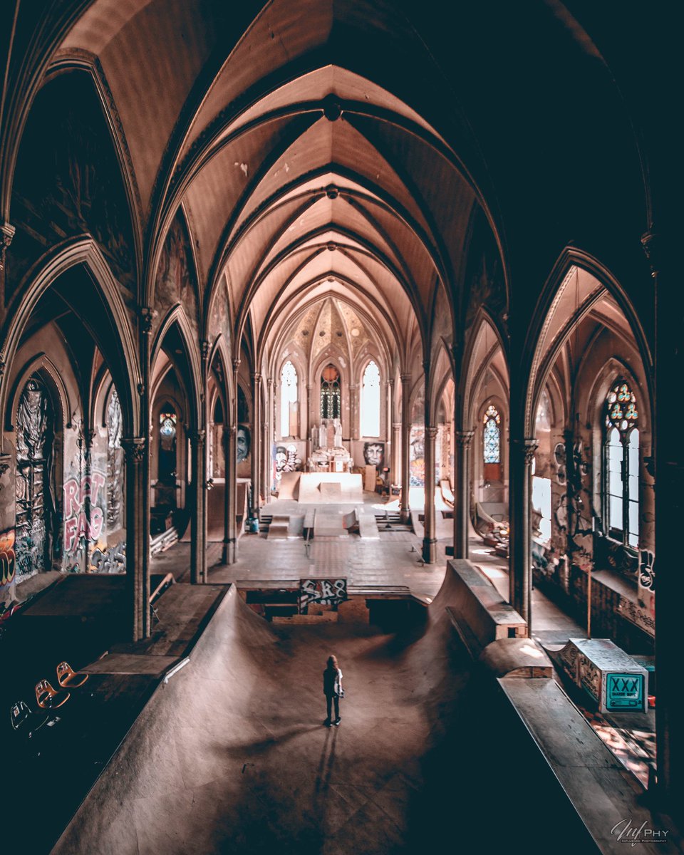 infphy_'s tweet photo. Abandoned church skate park 🛹 #Infphy #AbandonedPlaces https://t.co/5AmH1RajC7