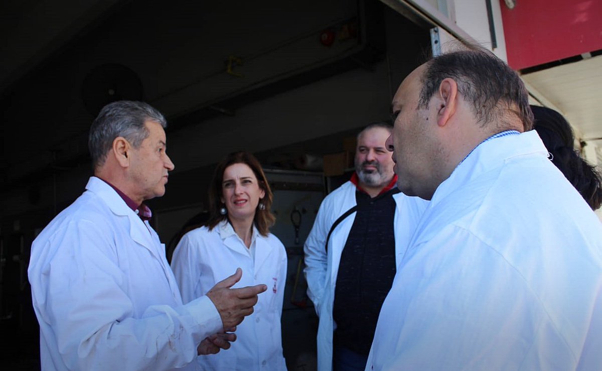 CienciaSantaFe's tweet photo. En #Esperanza, la ministra @erica_hynes visitó la empresa Yeruva, una de las beneficiarias de la línea "Innovación Productiva" de la #Asactei
🔬📈⚗️ La firma busca sumar nanotecnología a sus procesos de purificación de plasma animal a través de un trabajo conjunto con el #INGAR https://t.co/4GMwOdKF9u