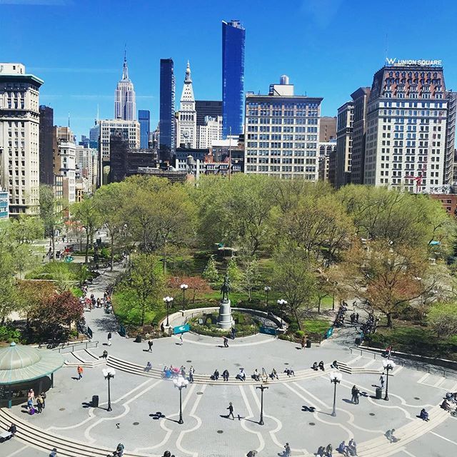 OhMyGaelle's tweet photo. 📍 Union Square
Ce que cette photo ne montre pas c’est que pour arriver au 6ème étage de Burlington je suis passée par DSW et que j’ai bien évidemment craqué pour une paire de chaussures. #storyofmylife #unionsquare #manhattan #viewcity #landscape #ne… https://t.co/KnHjaiOWrh https://t.co/n6uGcLGcqM