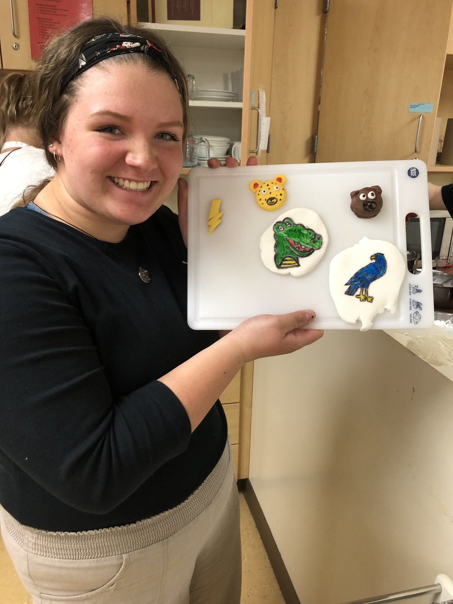 MissSavitski's tweet photo. If only I could tweet out the chocolatey aroma of my classroom! Cupcake Wars prep is in full swing today! #CulinaryArtsII https://t.co/Rd915X9PqH