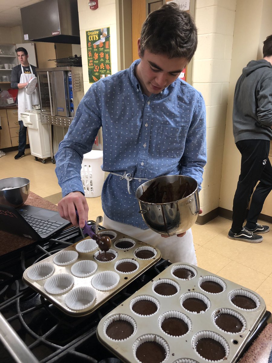 MissSavitski's tweet photo. If only I could tweet out the chocolatey aroma of my classroom! Cupcake Wars prep is in full swing today! #CulinaryArtsII https://t.co/Rd915X9PqH