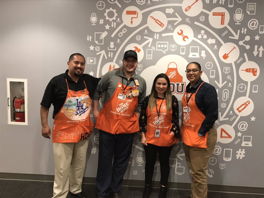 THD_MelCorrea's tweet photo. So great meeting with some of my field leaders today at #HDU #Homedepot @SSD_HDE1 @CoryGoinHDE @JasonHDELA https://t.co/Vgg2bAVAoJ